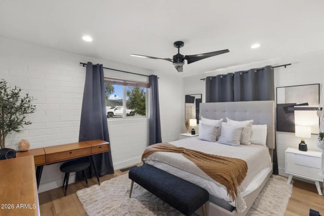 Real Estate Picture 16