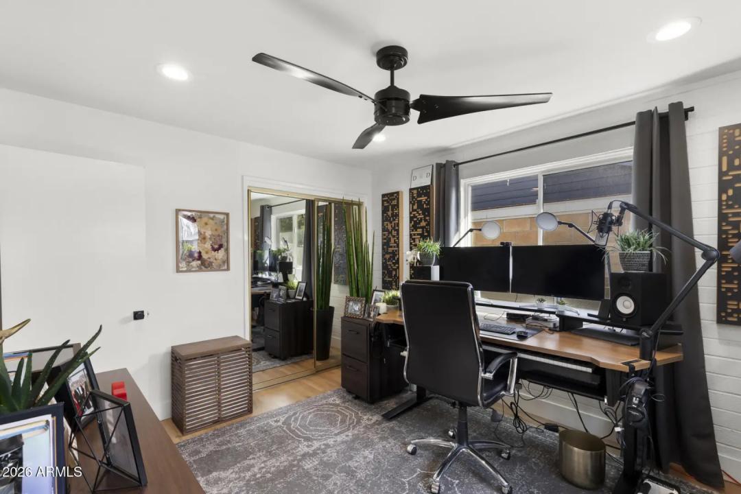 Real Estate Picture 17