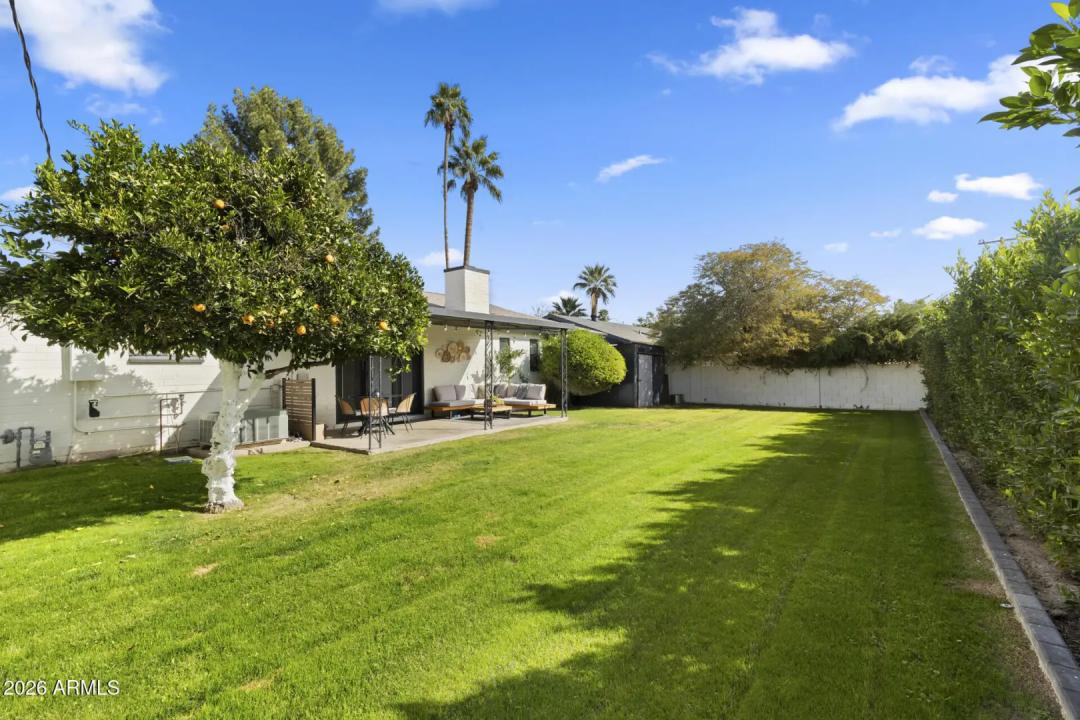 Real Estate Picture 3