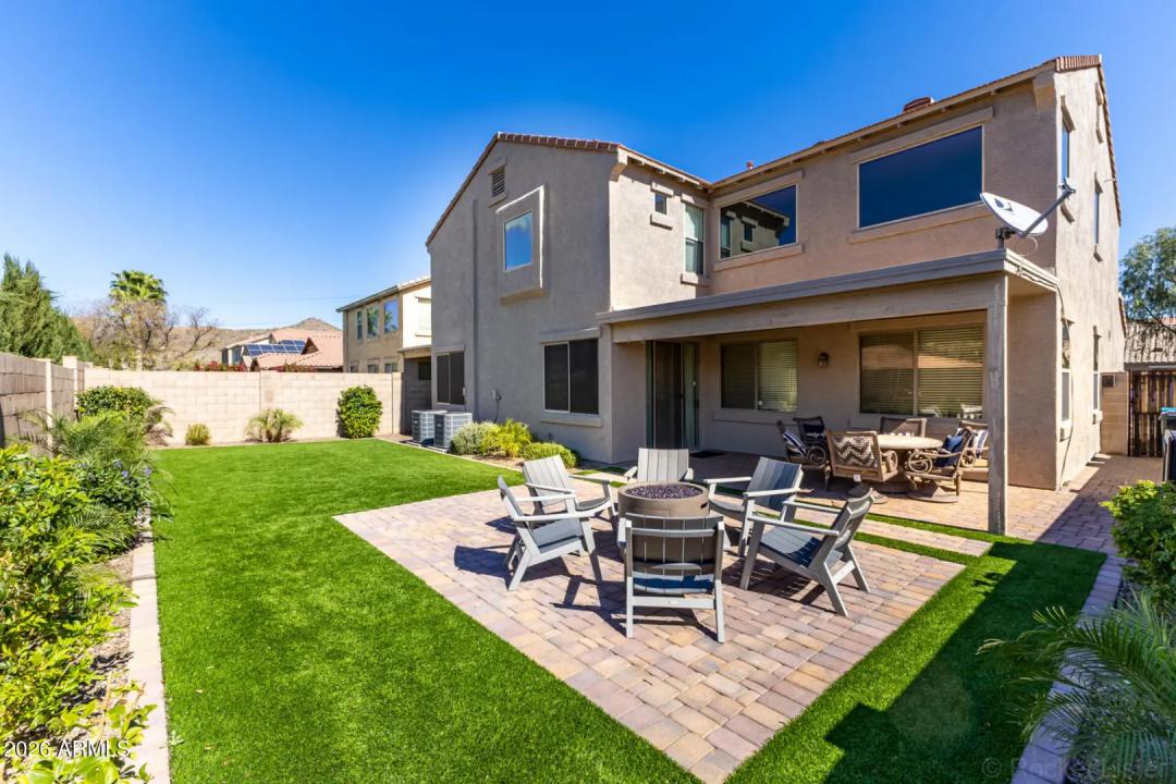 Real Estate Picture 4