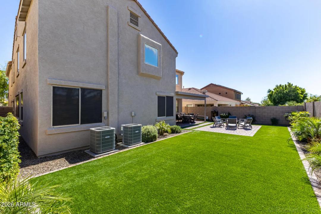 Real Estate Picture 5