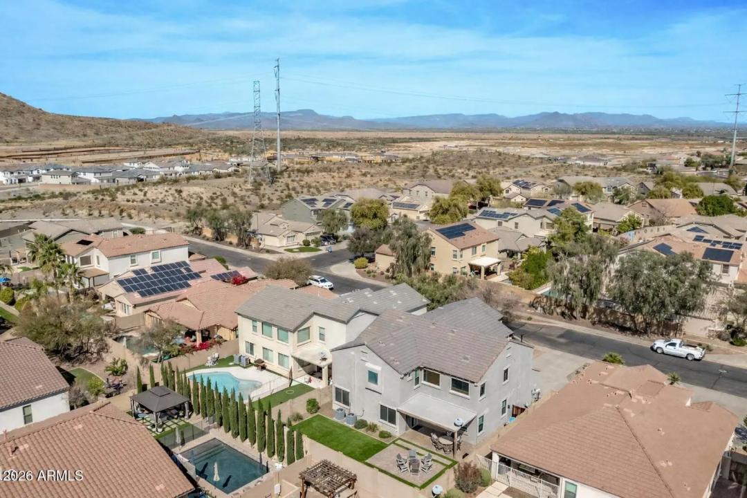 Real Estate Picture 11