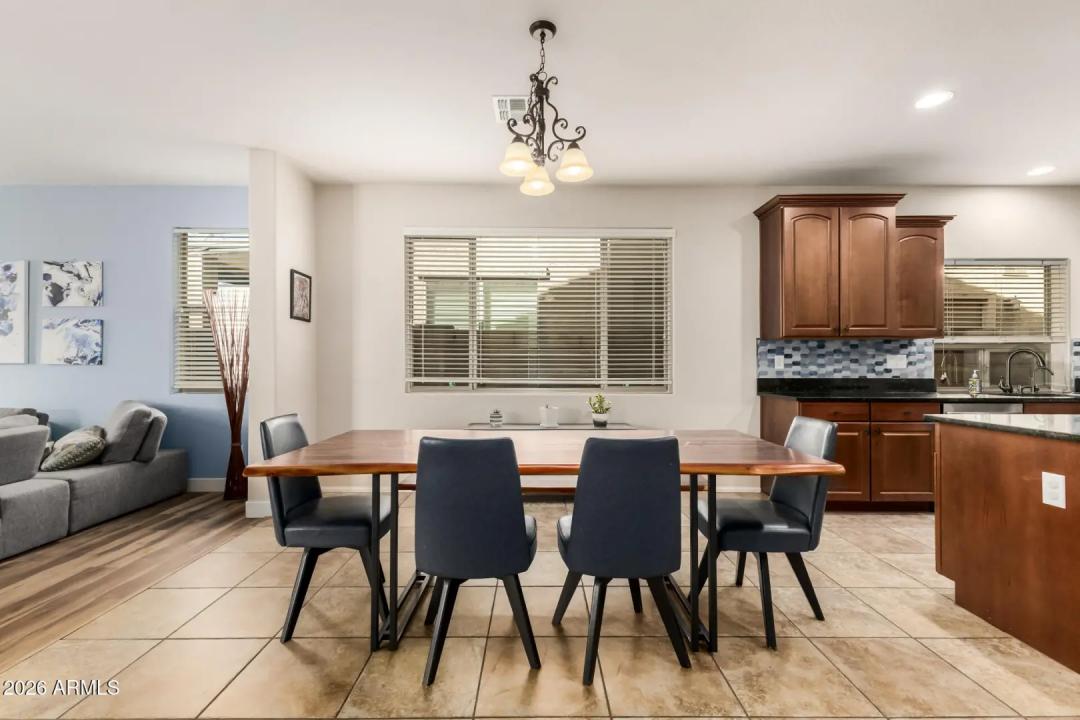 Real Estate Picture 17