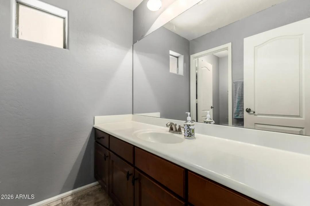 Real Estate Picture 33