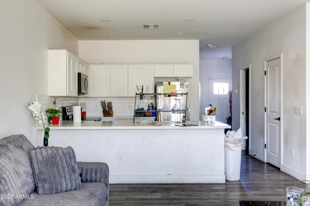 Real Estate Picture 5