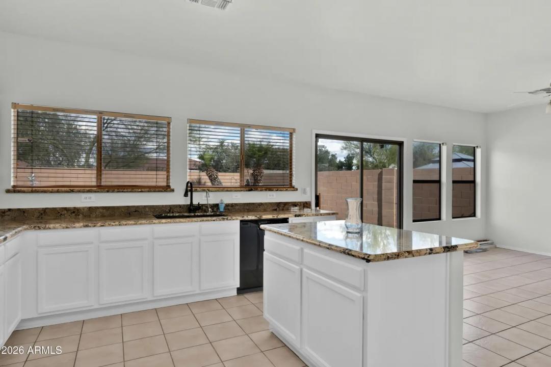 Real Estate Picture 12