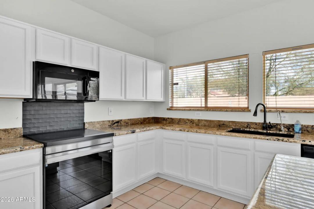 Real Estate Picture 13