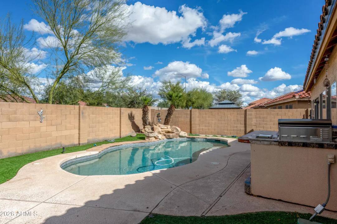 Real Estate Picture 30