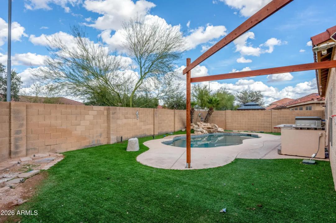 Real Estate Picture 32