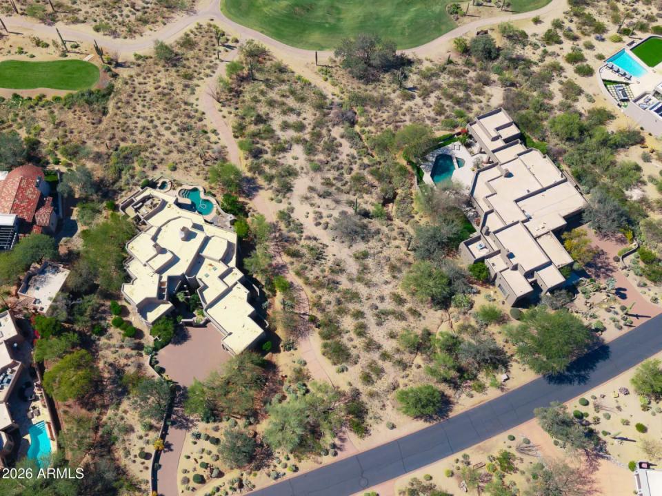 Real Estate Picture 4