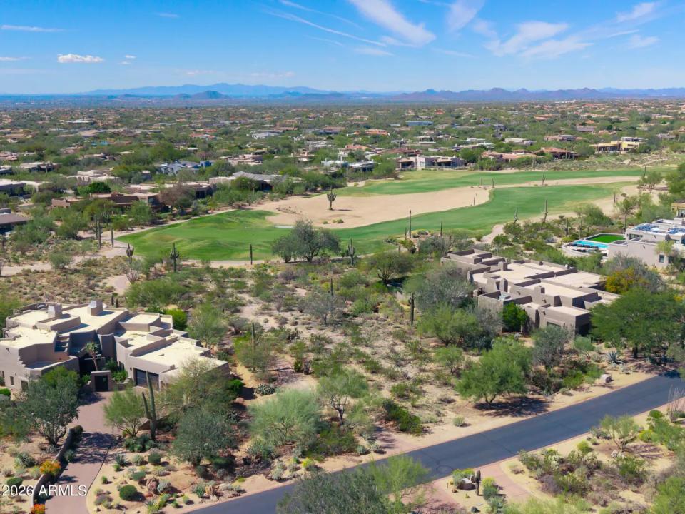 Real Estate Picture 6