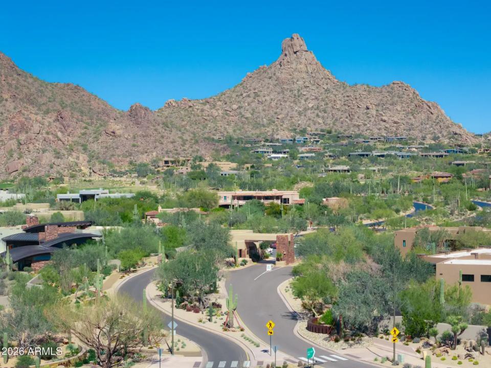 Real Estate Picture 9