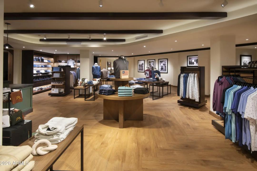 Real Estate Picture 23