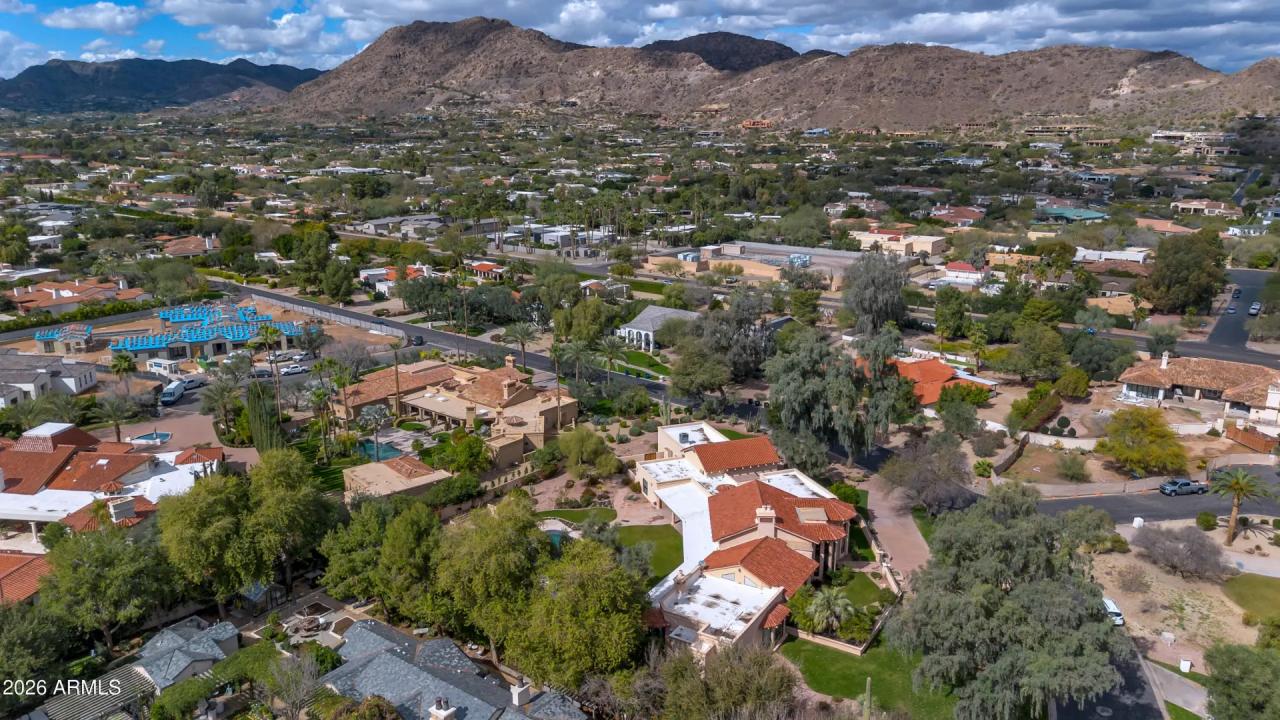 Real Estate Picture 4