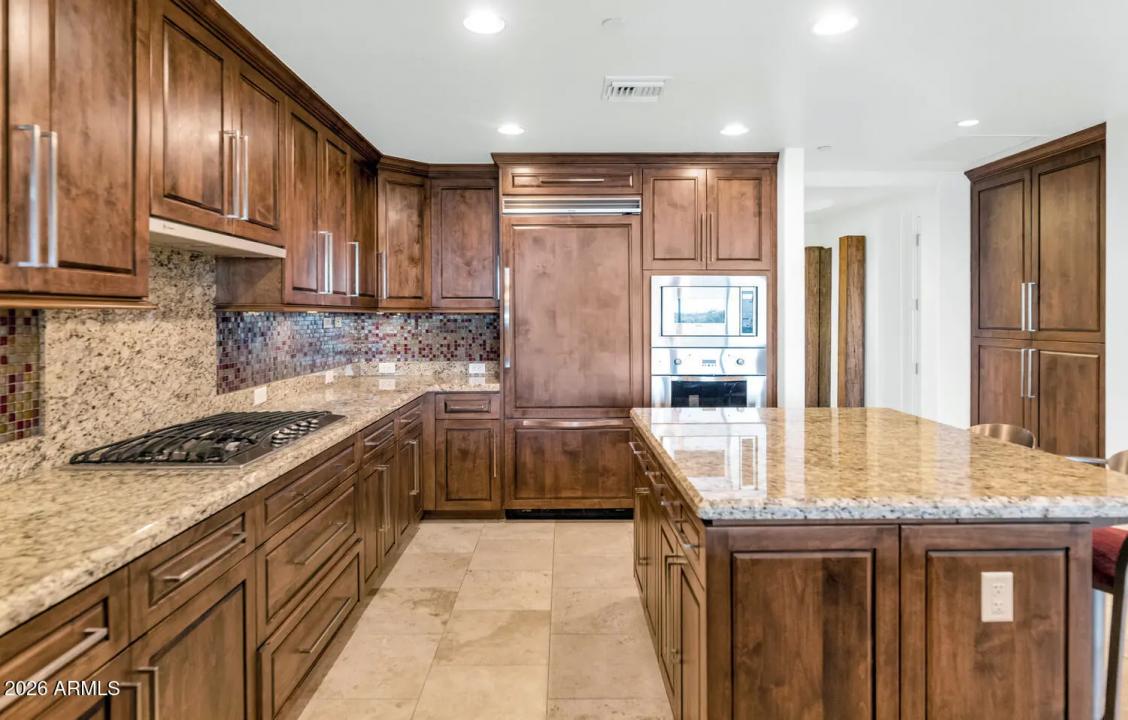 Real Estate Picture 8