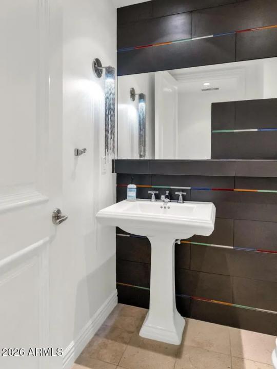 Real Estate Picture 16