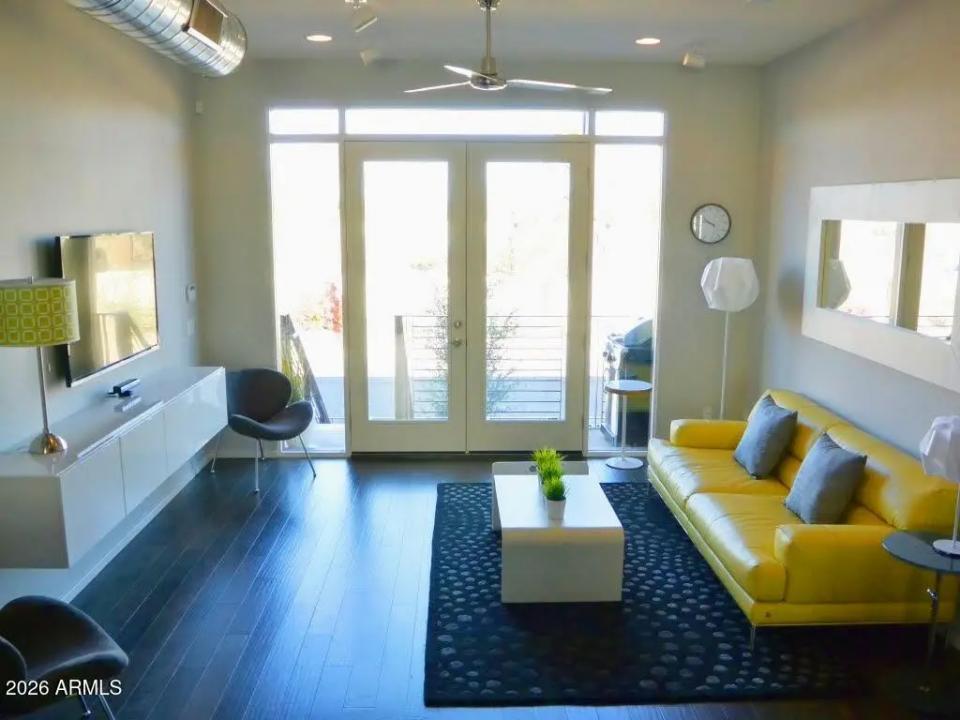 Real Estate Picture 4