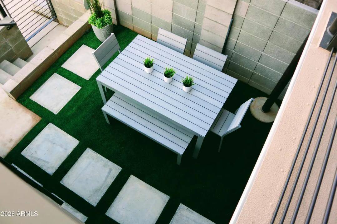 Real Estate Picture 22