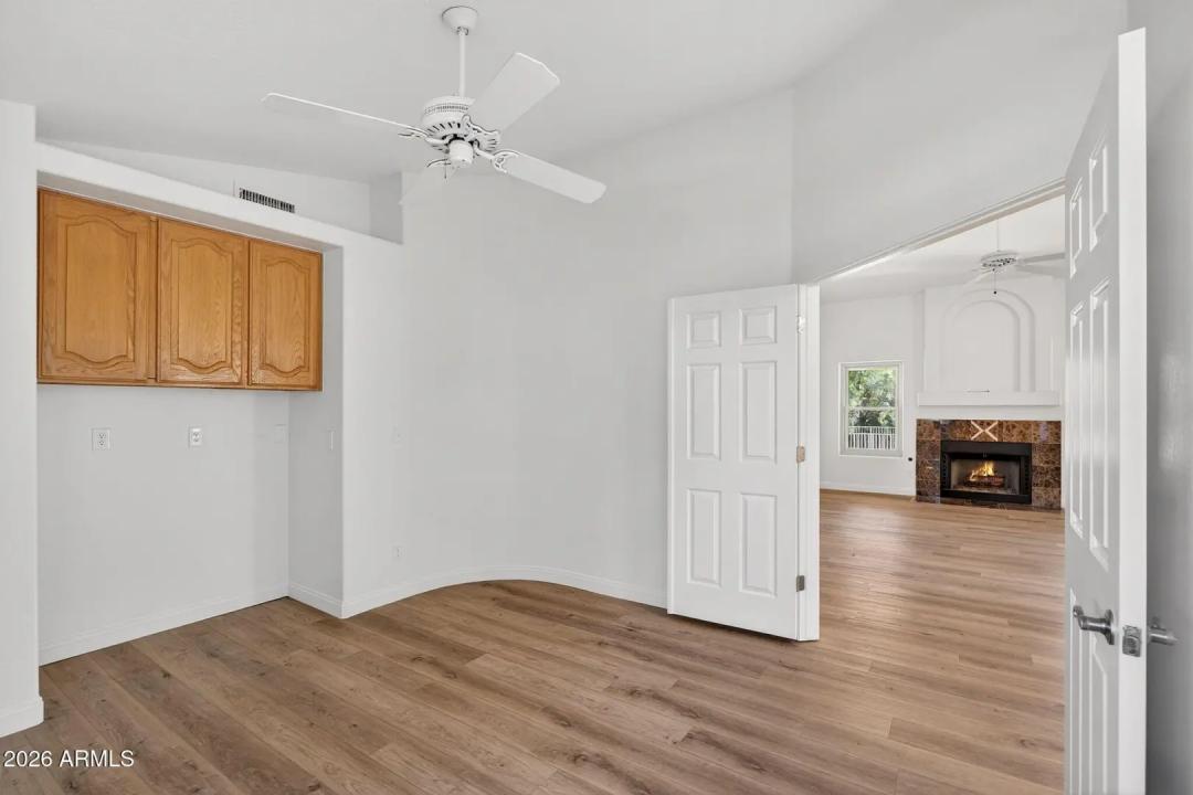 Real Estate Picture 5