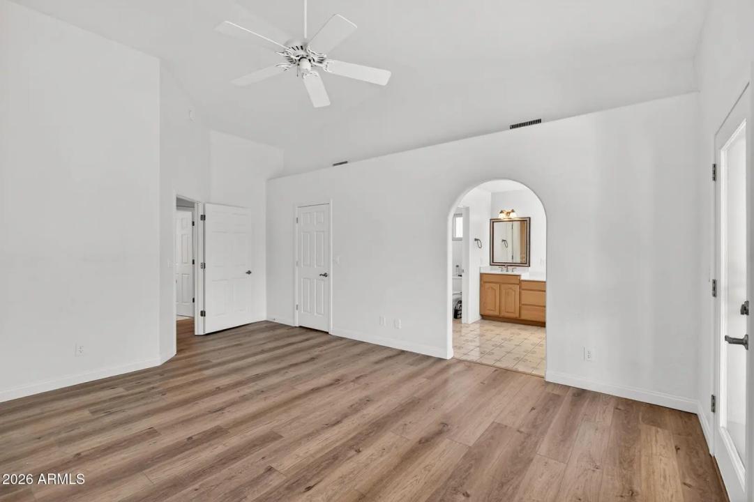 Real Estate Picture 6