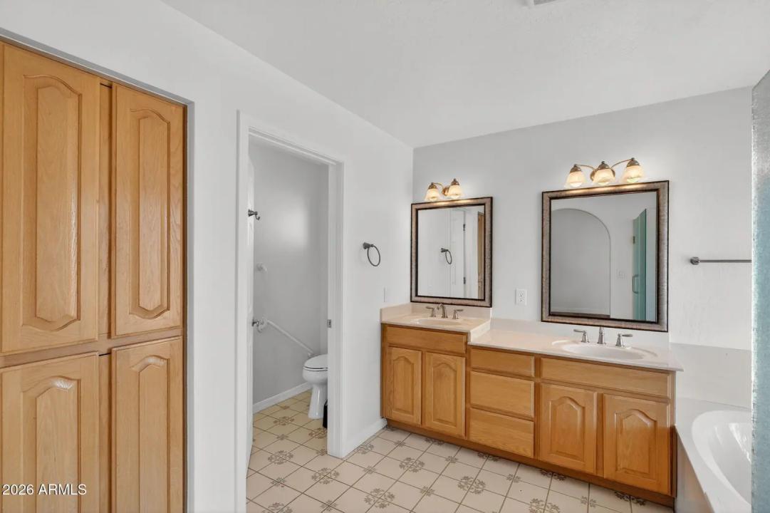 Real Estate Picture 7