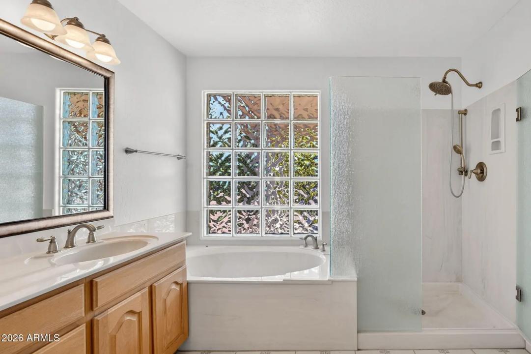 Real Estate Picture 8