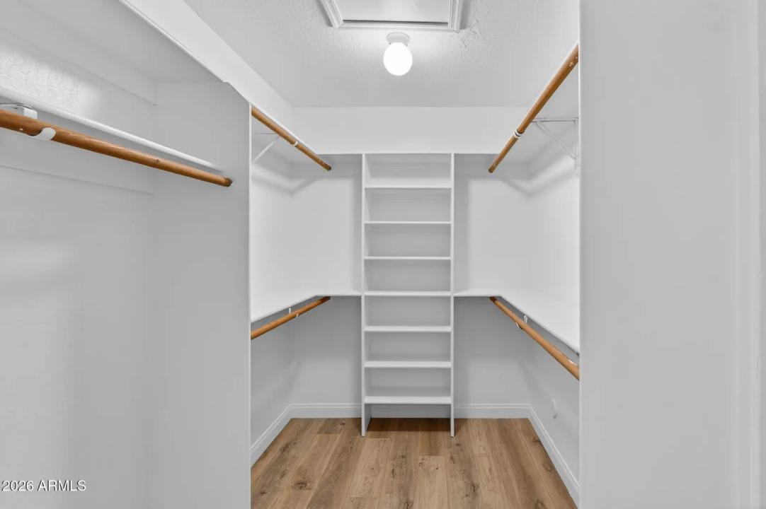 Real Estate Picture 9