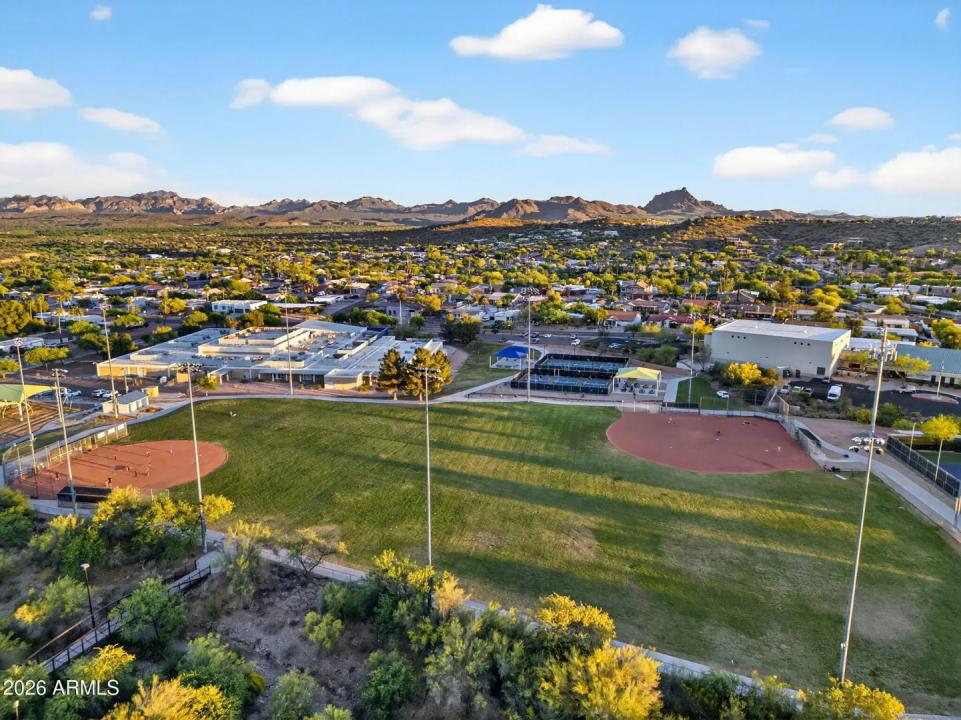 Real Estate Picture 22