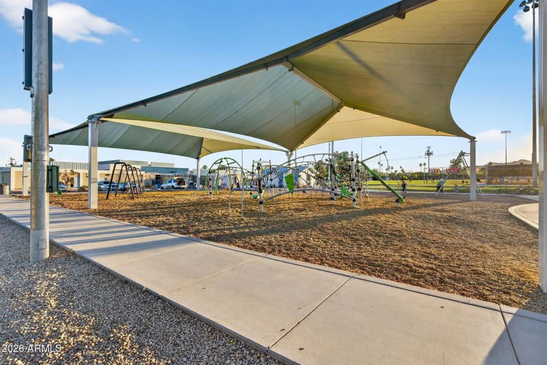 Real Estate Picture 24