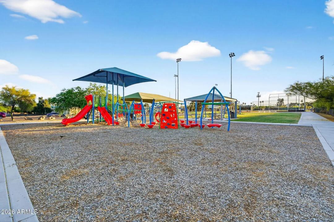 Real Estate Picture 25