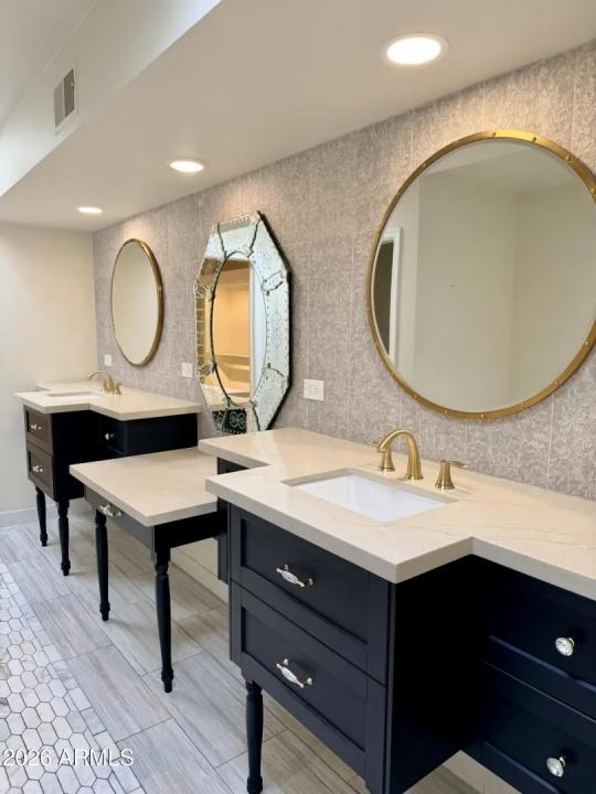 Real Estate Picture 7