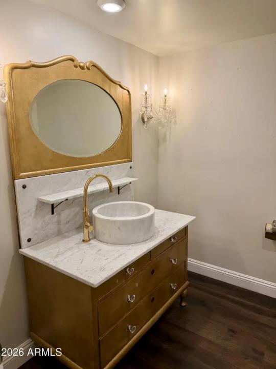 Real Estate Picture 4