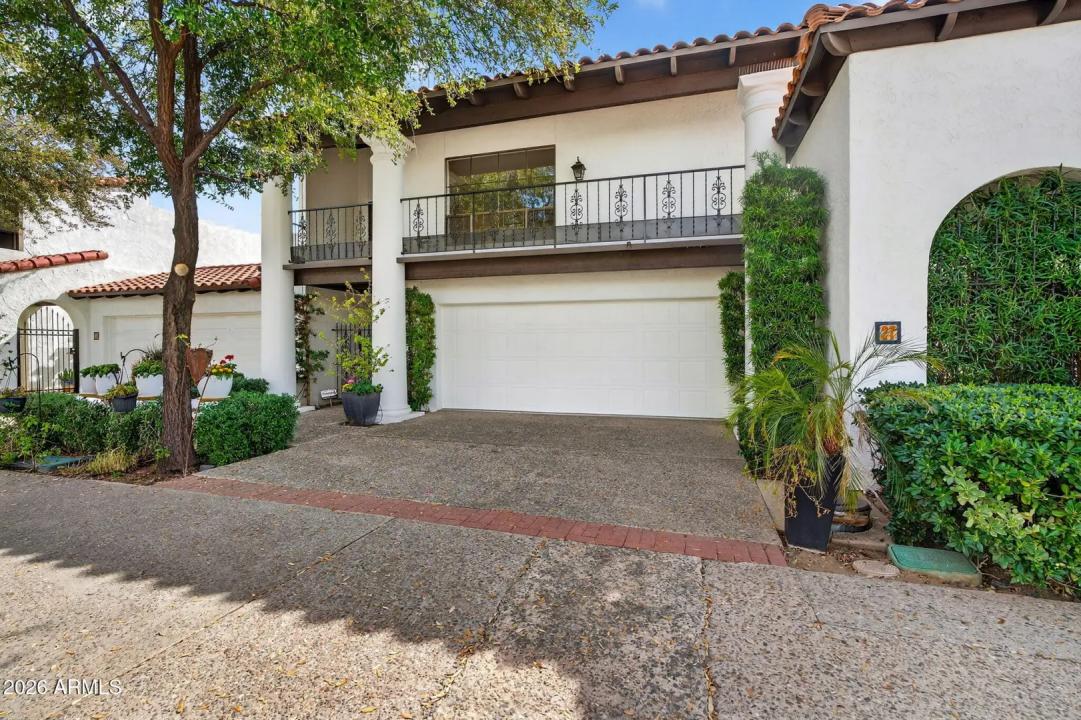 Real Estate Picture 3