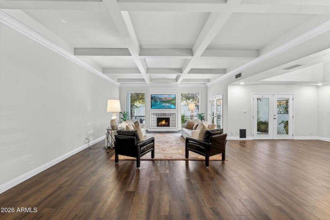 Real Estate Picture 6