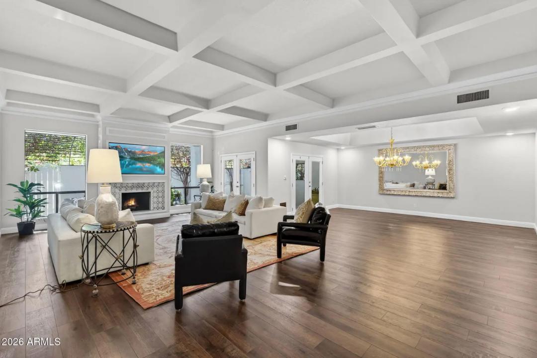 Real Estate Picture 10