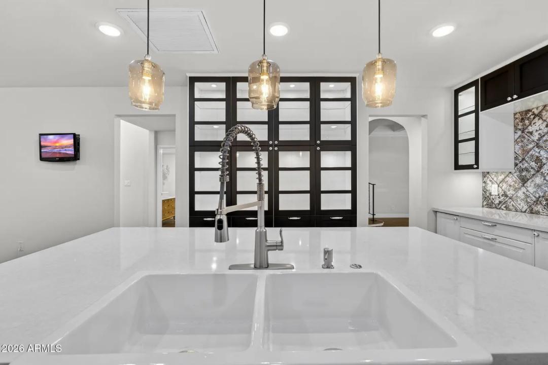 Real Estate Picture 20