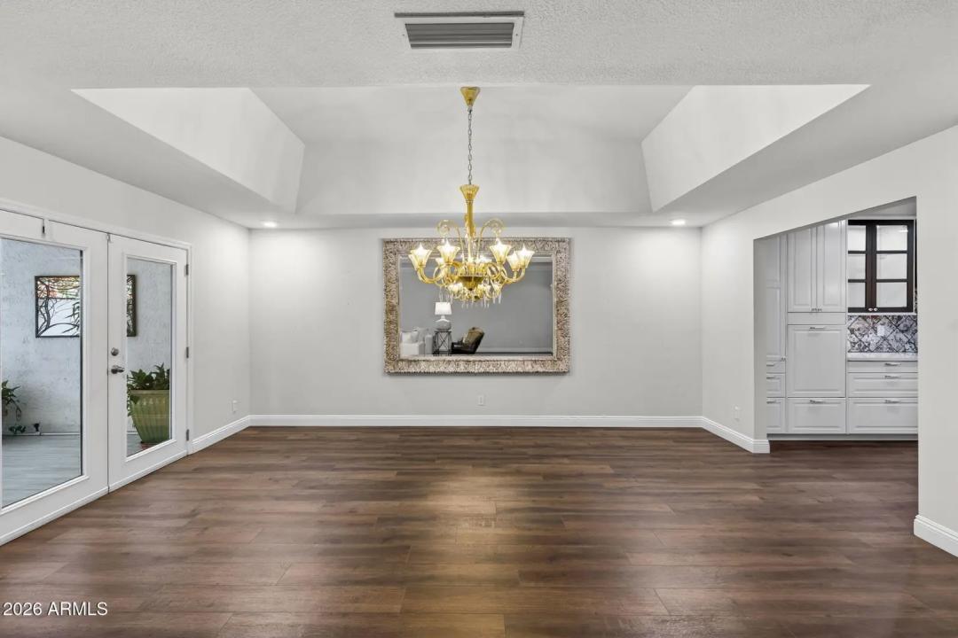 Real Estate Picture 22