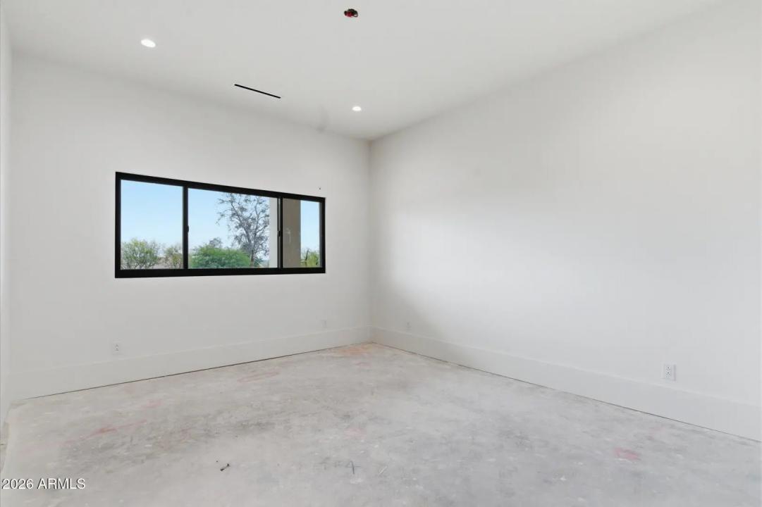 Real Estate Picture 30