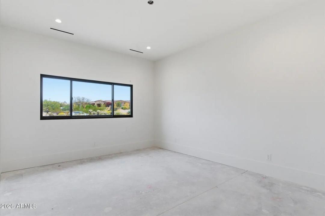 Real Estate Picture 32