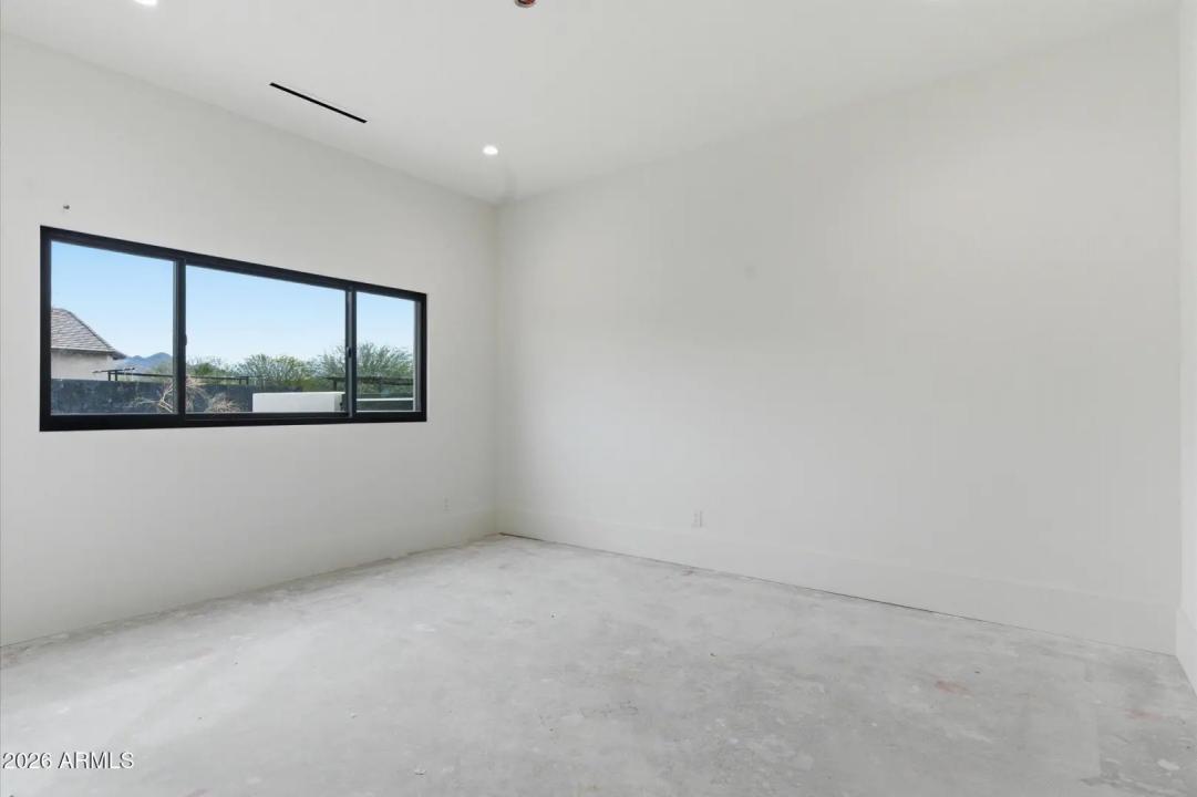 Real Estate Picture 34