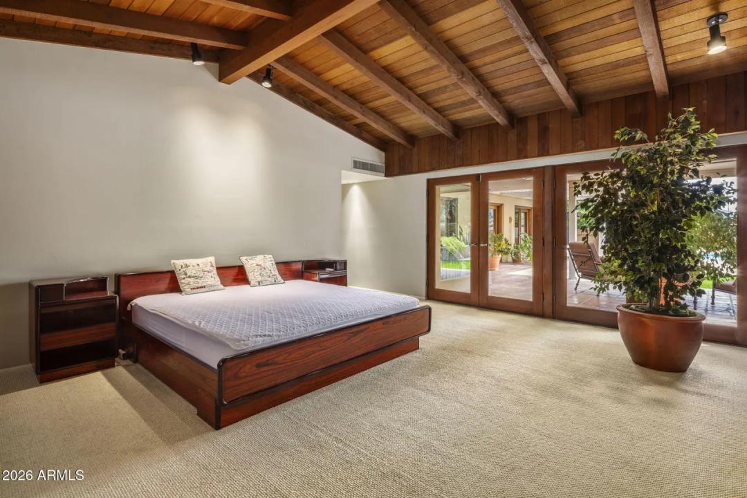 Real Estate Picture 25