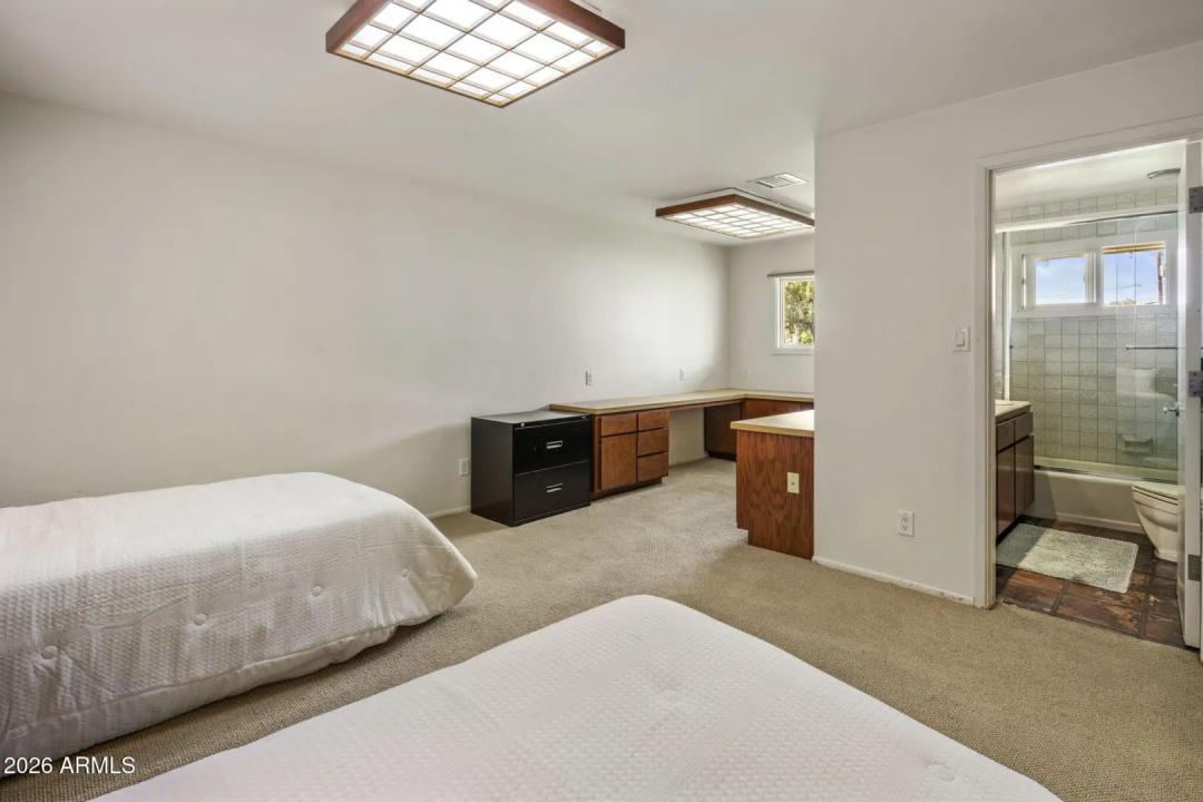 Real Estate Picture 32