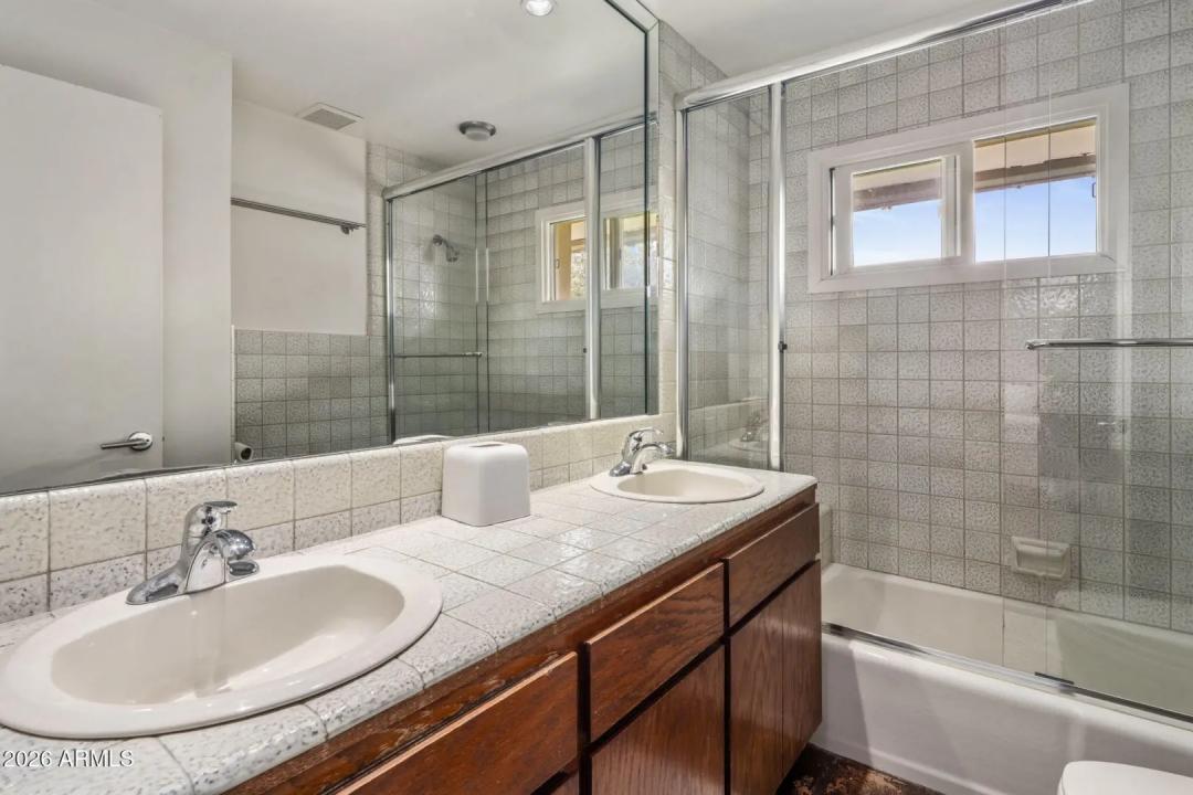 Real Estate Picture 34