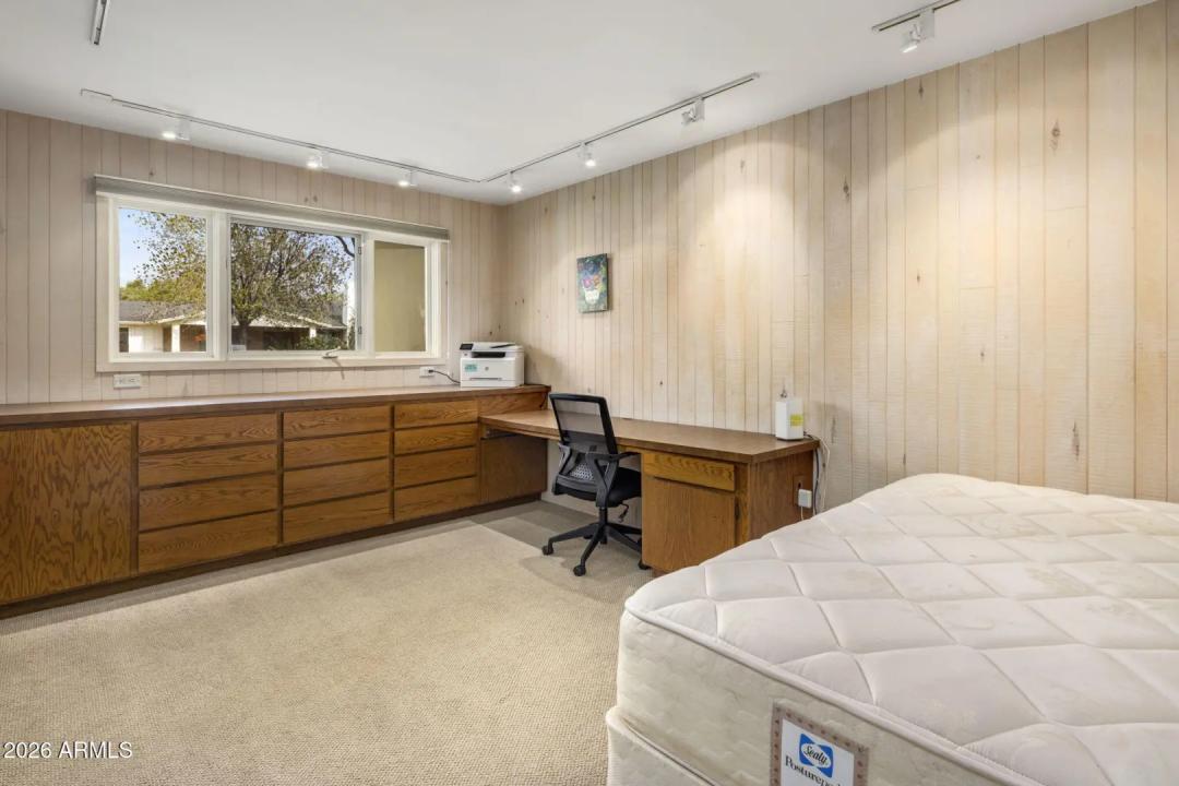 Real Estate Picture 36