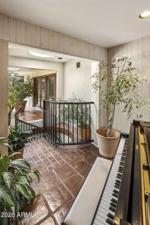 Real Estate Picture 23