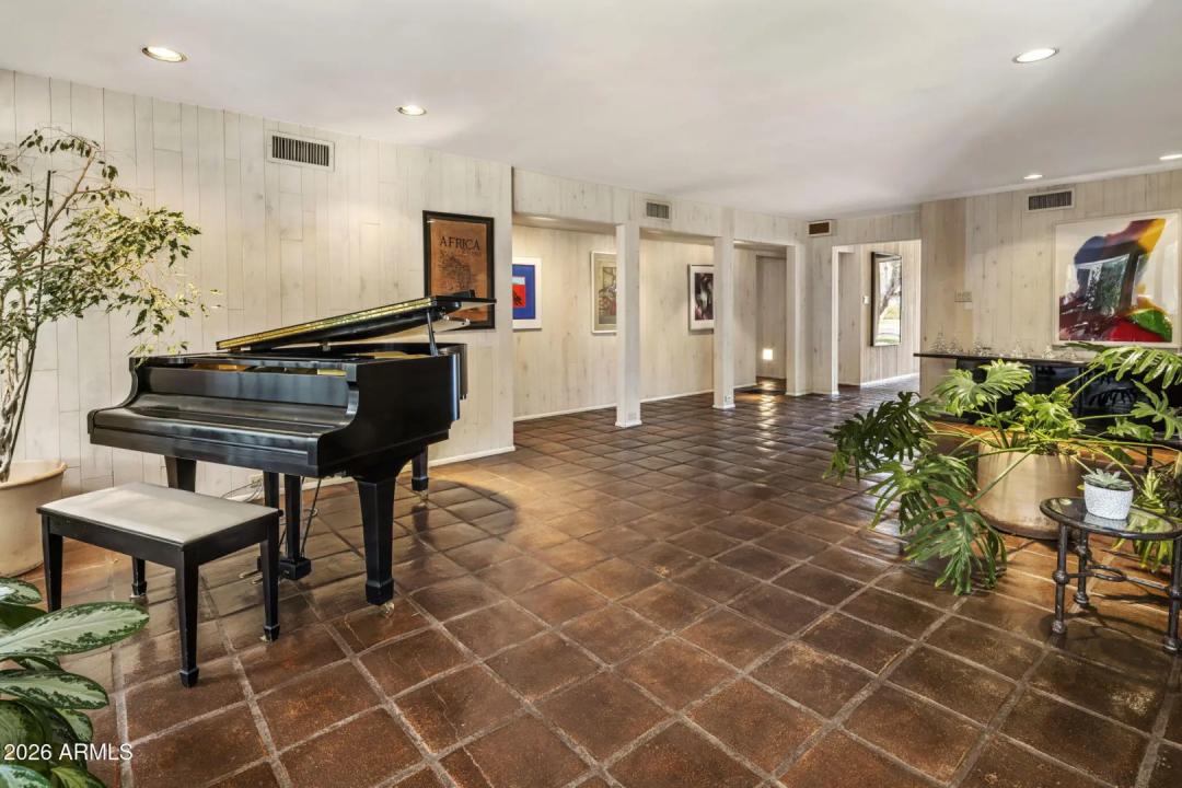 Real Estate Picture 13