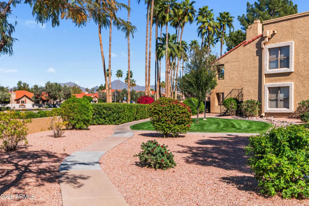 Real Estate Picture 5