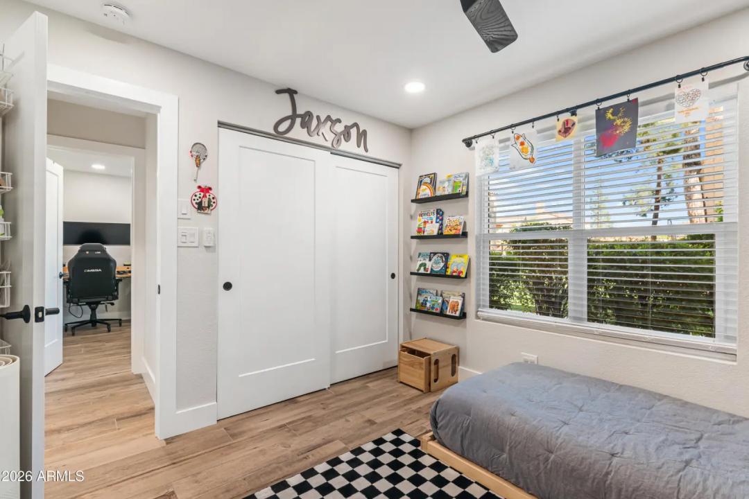 Real Estate Picture 19