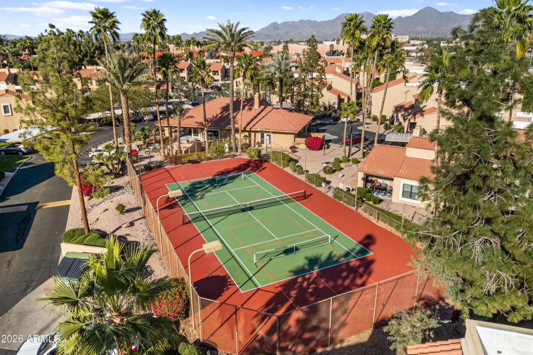 Real Estate Picture 24