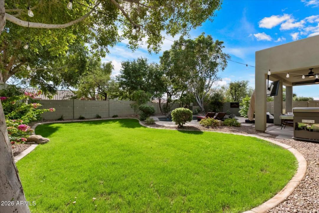 Real Estate Picture 6